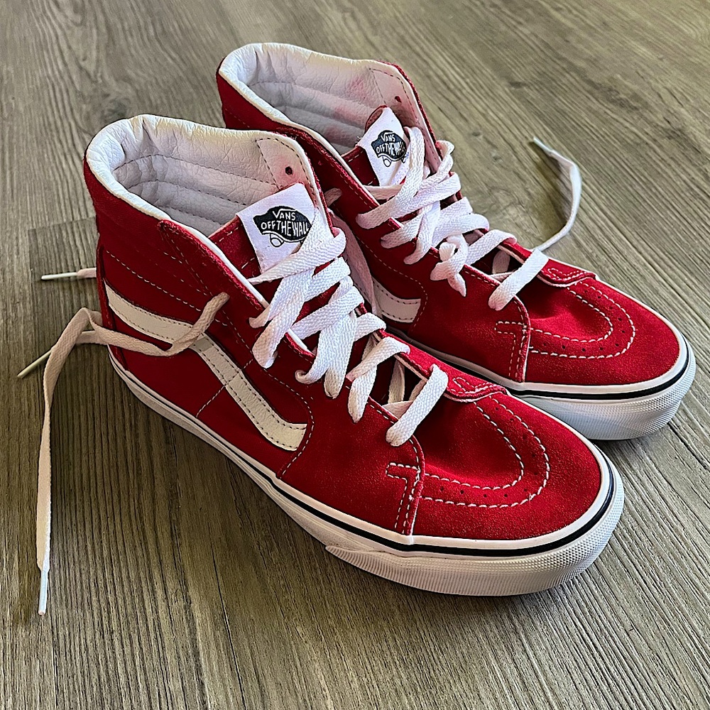 VANS SK8 Hi-Top Red Sneakers/Shoes Unisex SIZE 7 Women’s | 5.5 Men’s